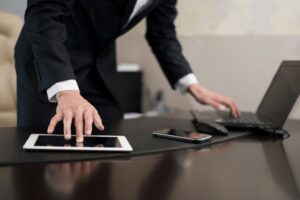 holding of companies advantages and disadvantages