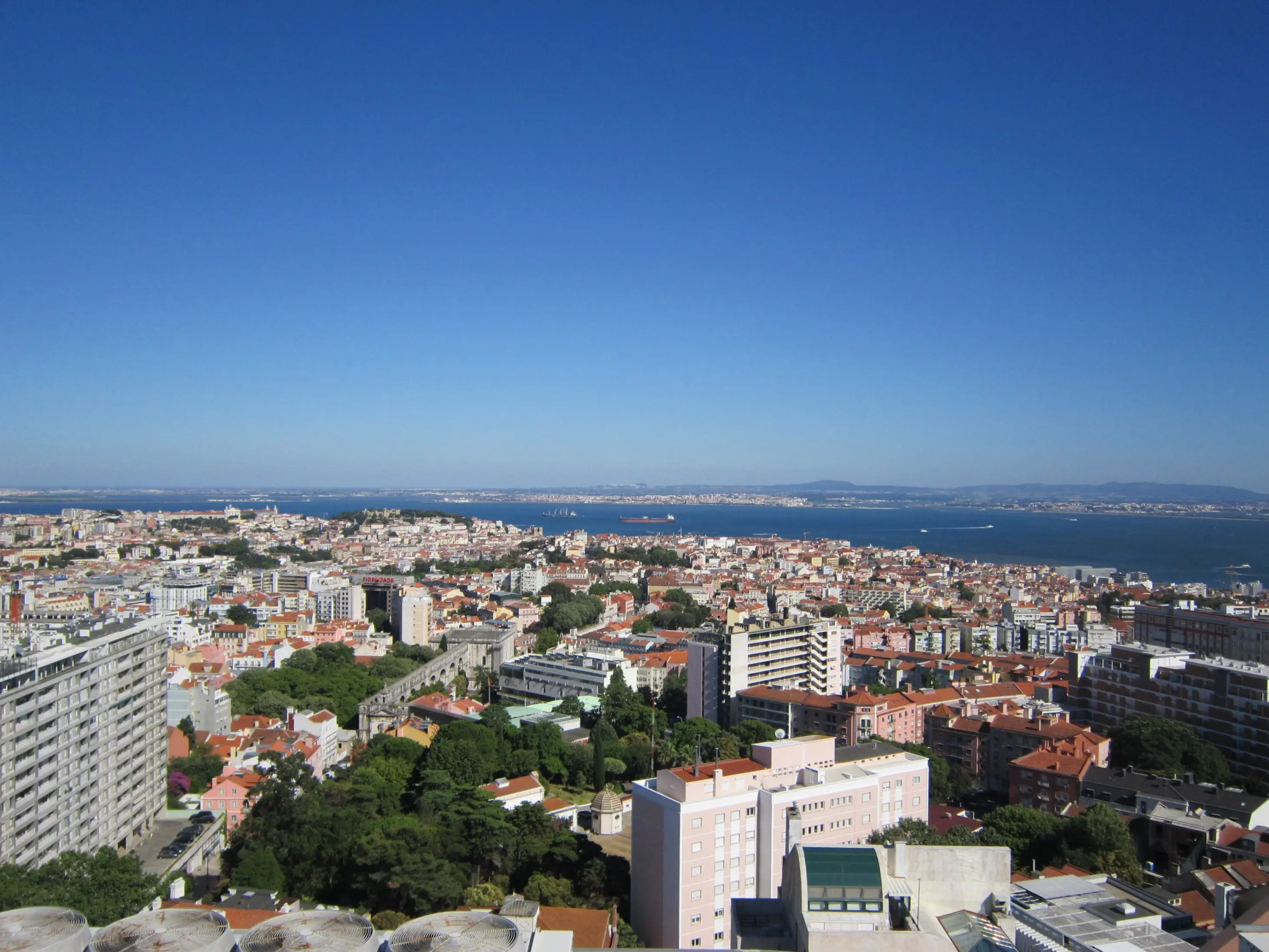 Panorámica de Lisboa y el río Tajo, Portugal