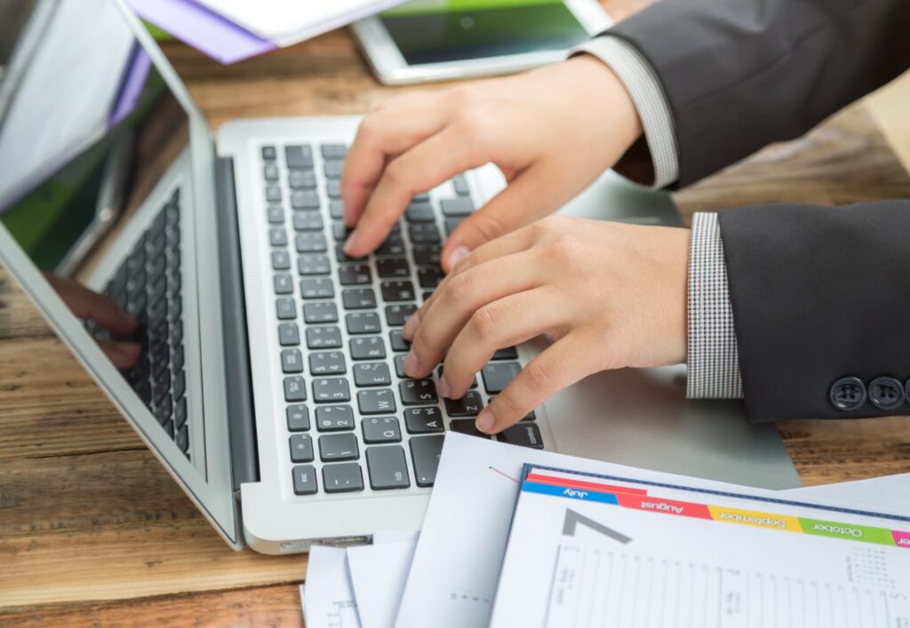 Where an online business pays tax when the founder lives abroad